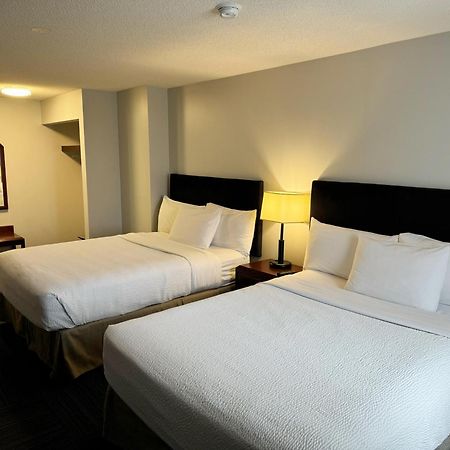 Divya Sutra Plaza And Conference Centre Calgary Airport Hotel Ngoại thất bức ảnh