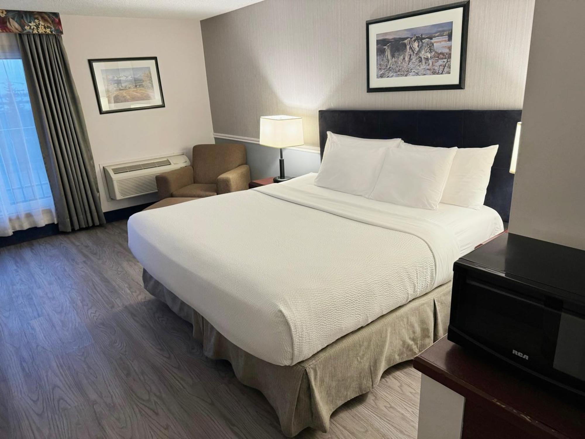 Divya Sutra Plaza And Conference Centre Calgary Airport Hotel Ngoại thất bức ảnh