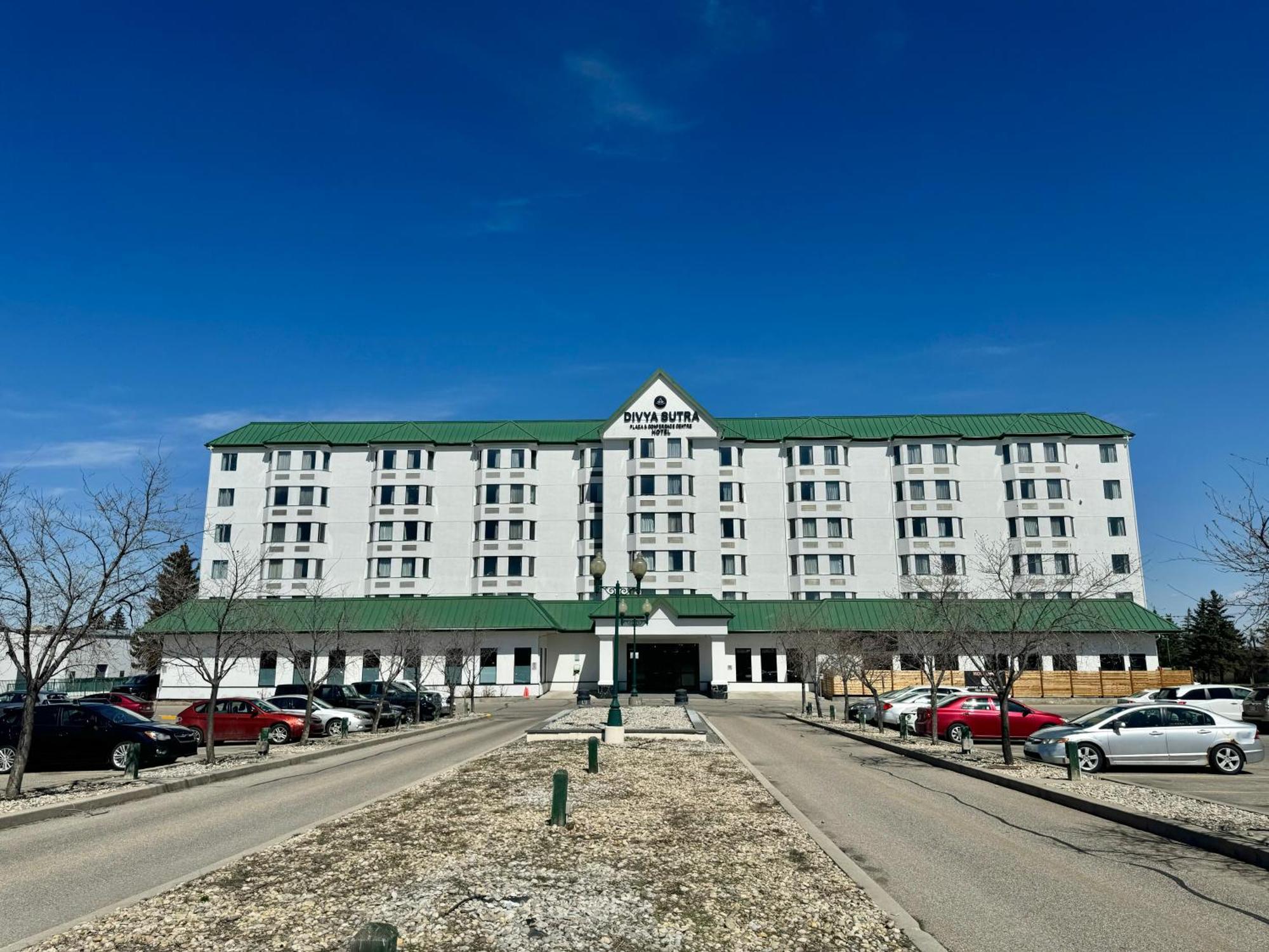 Divya Sutra Plaza And Conference Centre Calgary Airport Hotel Ngoại thất bức ảnh