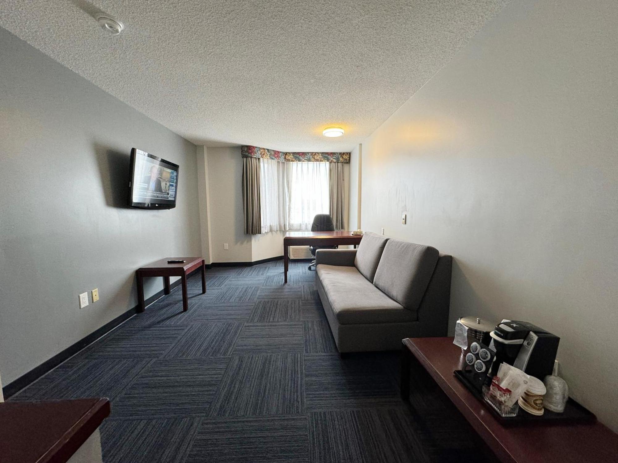 Divya Sutra Plaza And Conference Centre Calgary Airport Hotel Ngoại thất bức ảnh