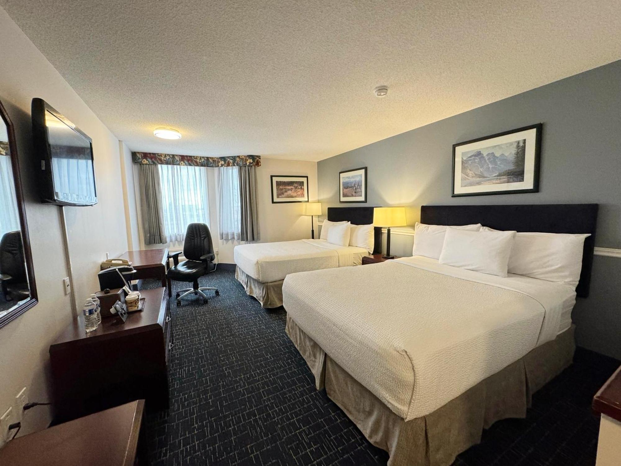 Divya Sutra Plaza And Conference Centre Calgary Airport Hotel Ngoại thất bức ảnh