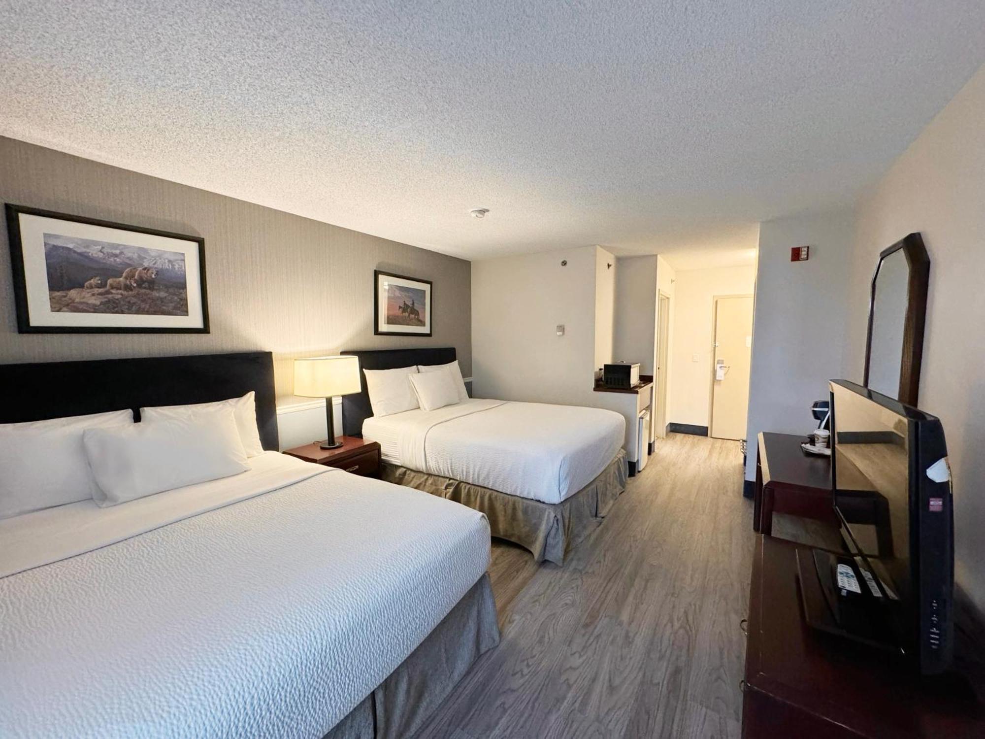 Divya Sutra Plaza And Conference Centre Calgary Airport Hotel Ngoại thất bức ảnh